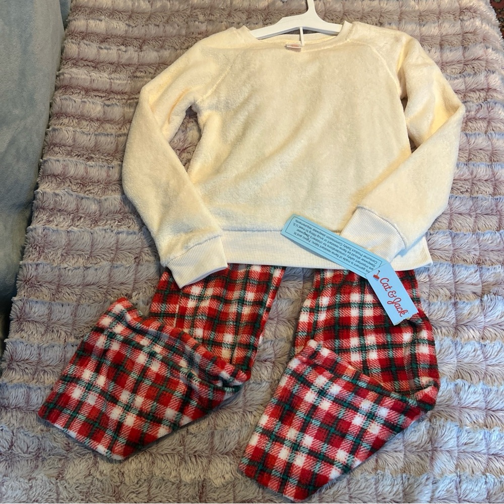 CAT& Jack kids Sleepwear Very Soft size medium or 7/8